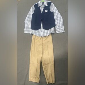Nautica
Toddler and Little Boys 4-Pc. Twill Machine Washable Vest Set